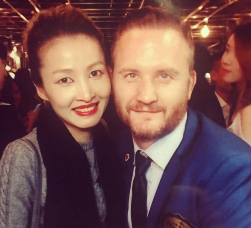 布伟杰和老婆Celia合照。(Facebook)