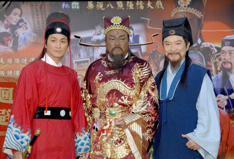 当年范鸿轩与金超群及何家劲组成的「开封府铁三角」红遍亚洲。