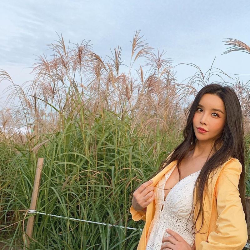 (河莉秀Instagram)