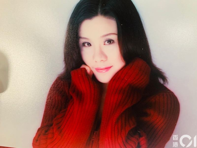 徐美娜分享年轻时的照片,竟然与张文慈撞样。