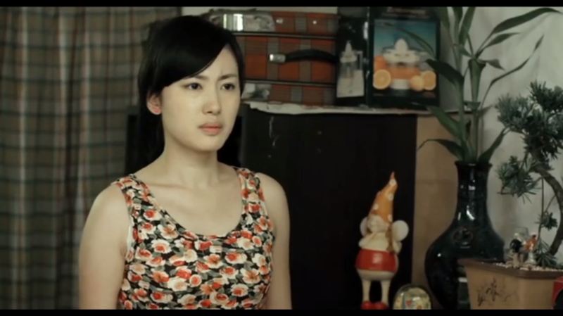 蒋家旻在戏中多数以背心look登场。