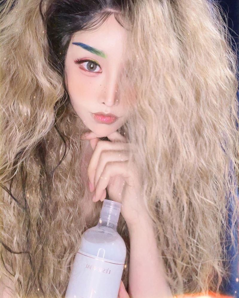 河莉秀(IG@risu_ha)