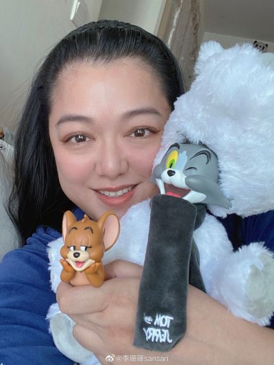 李珊珊近照曝光需借助行山杖，昔日港姐冠军健康状况引网友担忧-硕谷新闻聚合
