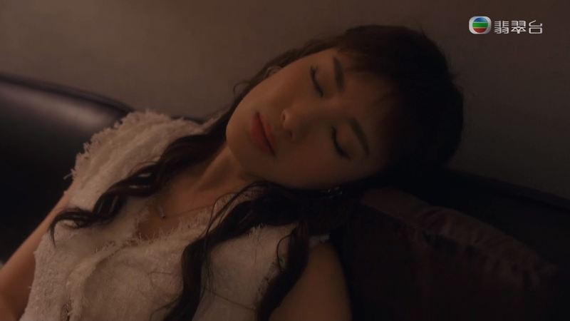 结果蒋家旻在通知李成昌后喝了一点酒便倒下 (《美丽战场》截图)