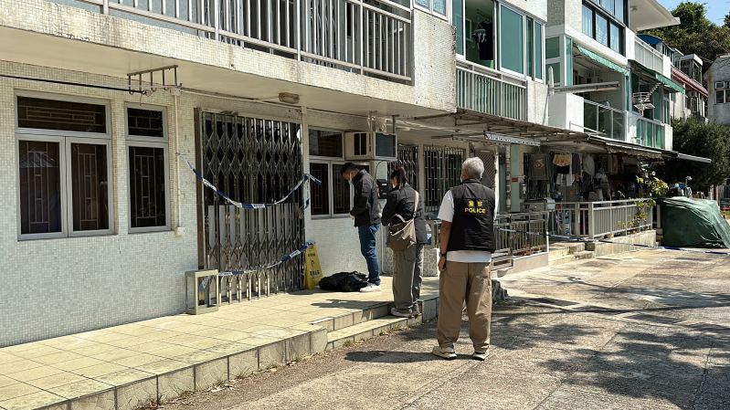 邝球2023年2月5日签约租用龙尾村一地下单位。