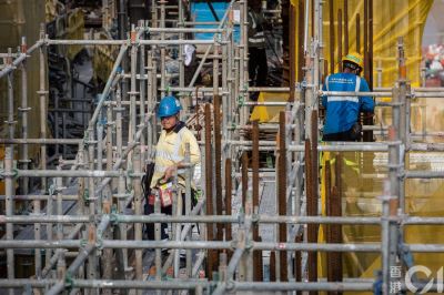 2026年建筑业薪资调整：15类工种薪酬冻结，仅云石工涨6.67%，工会力推月薪制试点-硕谷新闻聚合