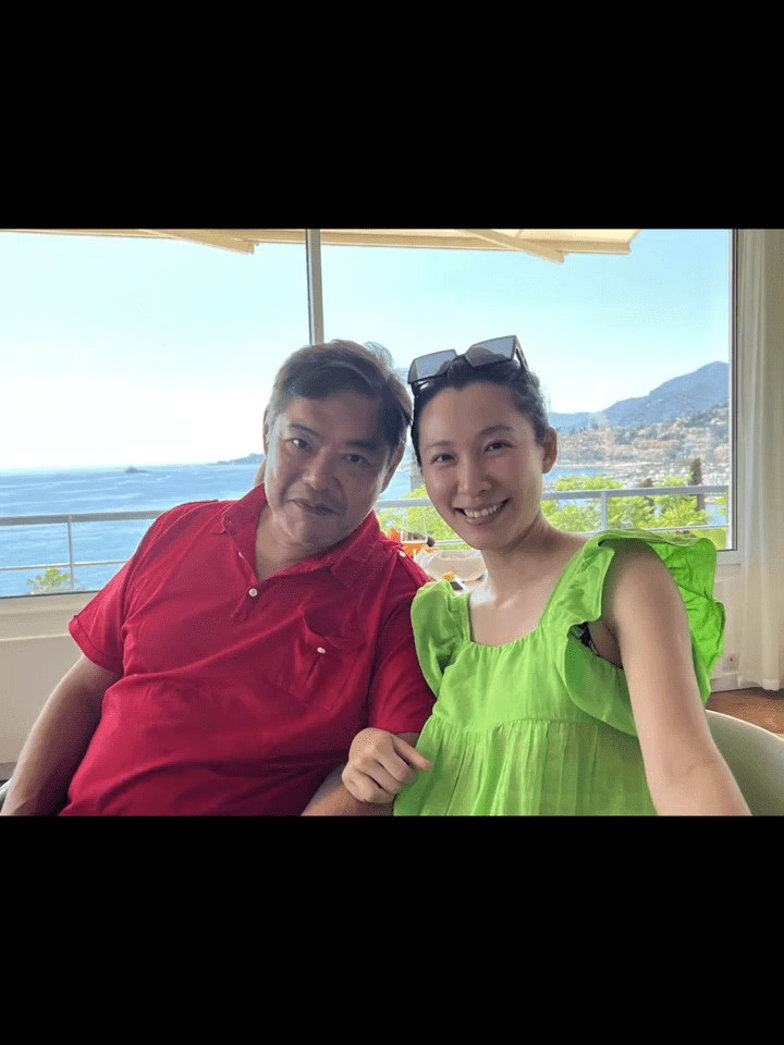 李美慧(Vivi)与年长25年的富商曾文豪结婚后,成为百亿豪门少奶,不时分享写意人生。