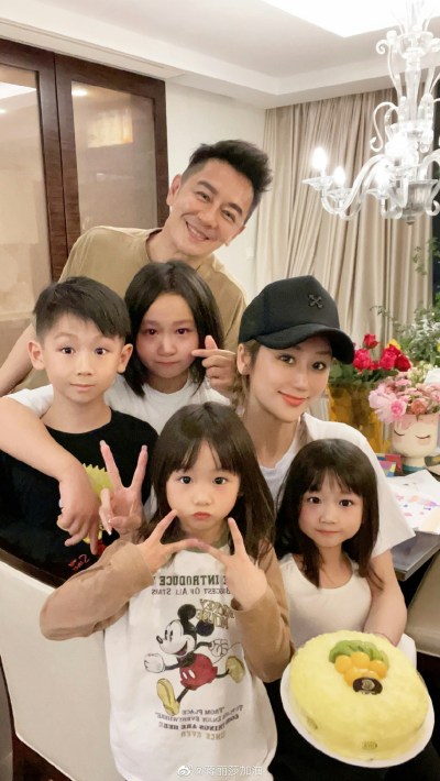 陳浩民與蔣麗莎直播間再起衝突，前女友話題成焦點-硕谷新闻聚合