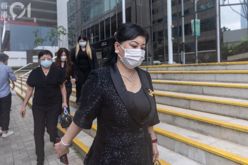 辩方指有次陈的公司把600万元转给蔡天凤,该款项最终落到蔡母张燕花(图)手上。