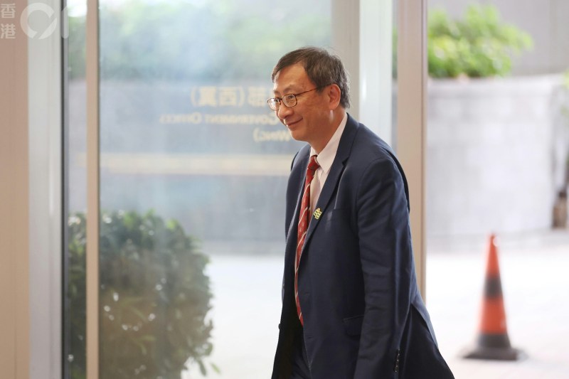 李子建获教大校董会批准连任五年 新任期2028年9月启动 李子建获教大校董会批准连任五年 新任期2028年9月启动