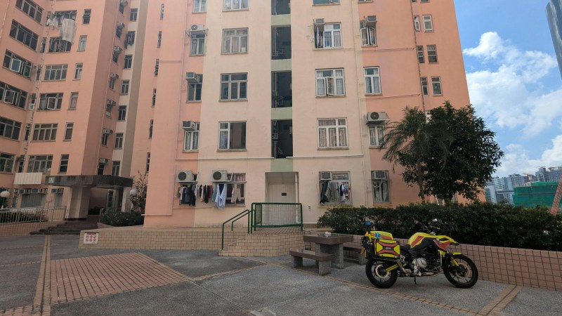 德福花园五尸凶宅降价13万三度上拍,伍冠流:惨烈程度过深难有回报 德福花园五尸凶宅降价13万三度上拍,伍冠流:惨烈程度过深难有回报