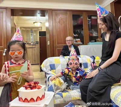 郭碧婷父亲晒4岁儿子近照，盛赞其颜值胜过潘安-硕谷新闻聚合