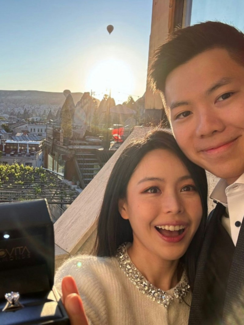 TVB主播林婷婷新婚恩爱入镜 与老公李天耀共进午餐引热议 TVB主播林婷婷新婚恩爱入镜 与老公李天耀共进午餐引热议