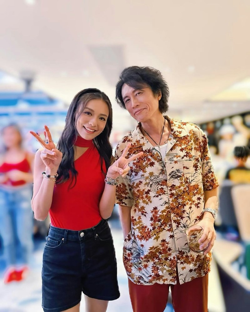 黎纪君爆黄子华亲民一面,会记实各位后生女的名字,礼貌相称。