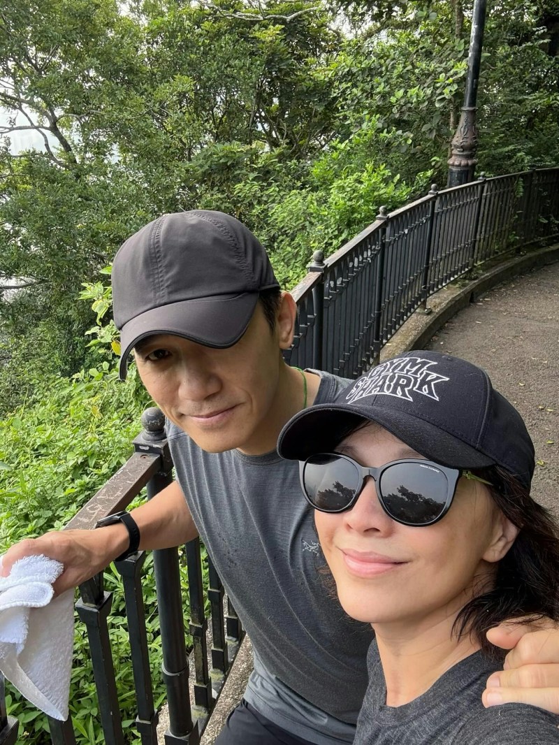 刘嘉玲梁朝伟经常出门去玩。(IG@carinalau1208)