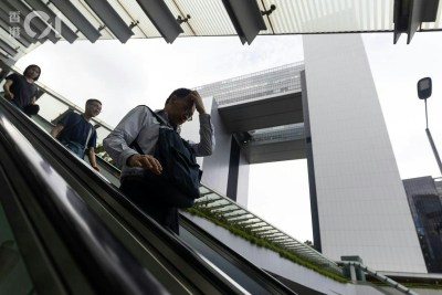 公務員跳point評核機制啟動：首期覆蓋100職系4.1萬人，頂薪組士氣與宏福苑追責成焦點-硕谷新闻聚合