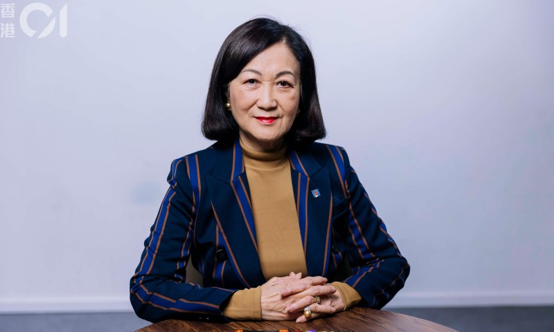 行会非官守议员召集人叶刘淑仪说,行政长官及主要官员向公众清楚交代政府后续工作,并代表政府向灾民和广大市民表示道歉,展现诚恳态度和政治承担。