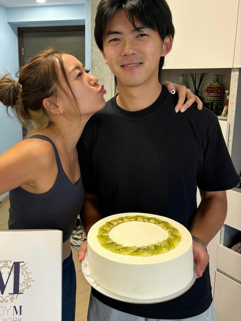 梁芷珮为大仔Brendan庆祝22岁生日!(IG@imchristyleung)