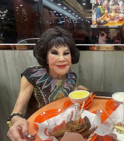 95岁夏蕙姨街头现身疑心情不佳，曾传仅剩万元棺材本真相曝光-硕谷新闻聚合