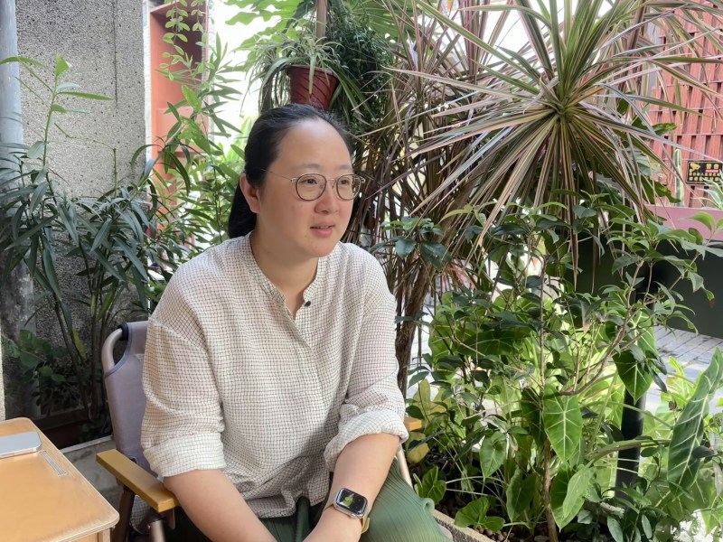 黄楠认为,南头乃至深圳,说是「多元」,也可以说是「杂糅」——人群很杂、业态很杂、消费内容也很杂,这正是移民城市的特点。