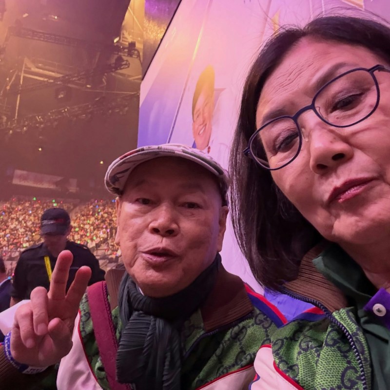 汪明荃罗家英状态极佳。(IG@wang_liza)