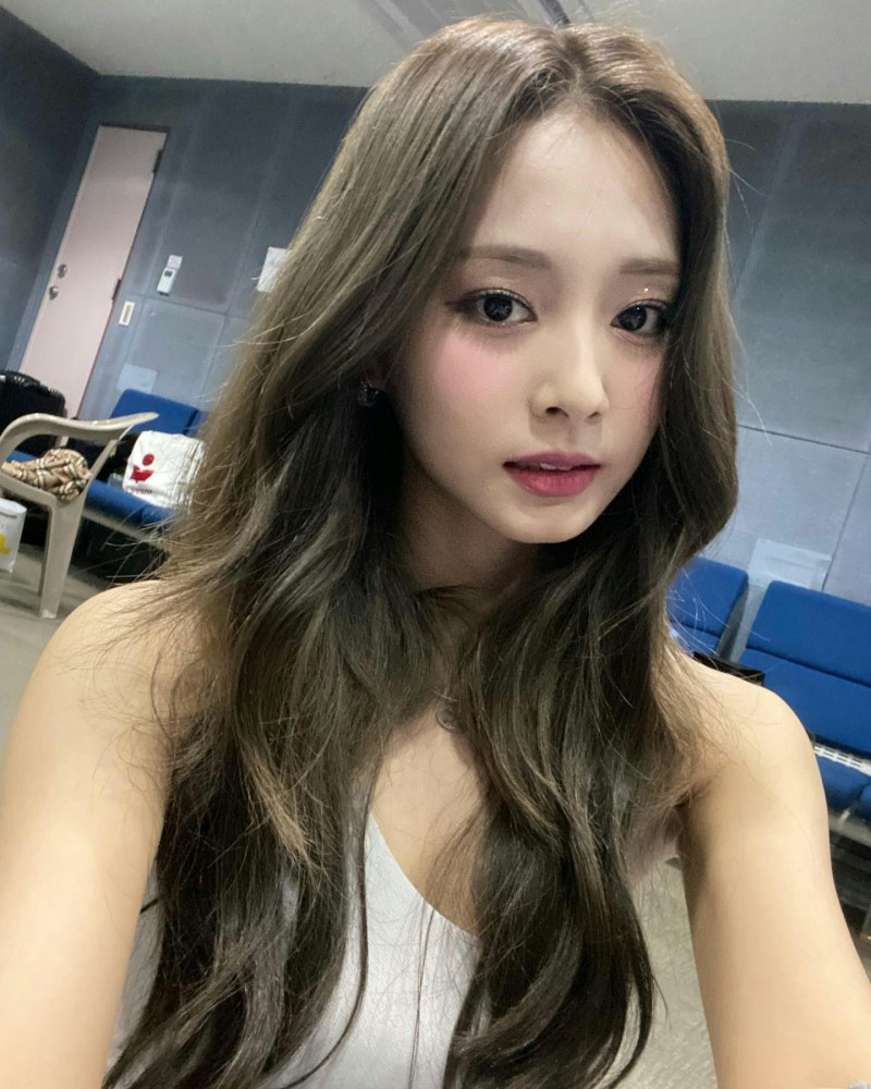 TWICE成员周子瑜（IG@thinkaboutzu）