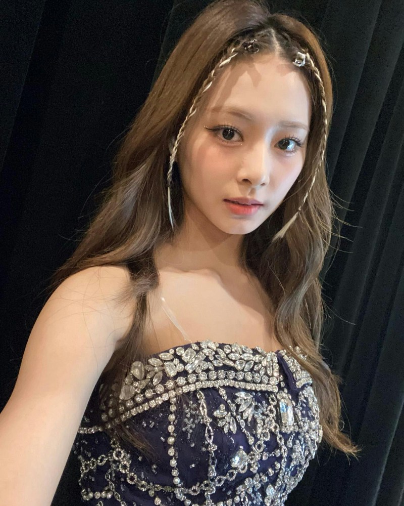 TWICE成员周子瑜（IG@thinkaboutzu）