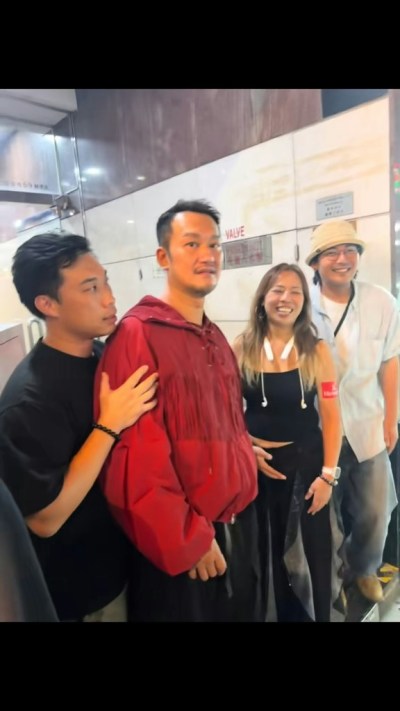 吴浩康街头夺手机引热议 洪卓立幽默回应：我们并非顶流偶像-硕谷新闻聚合
