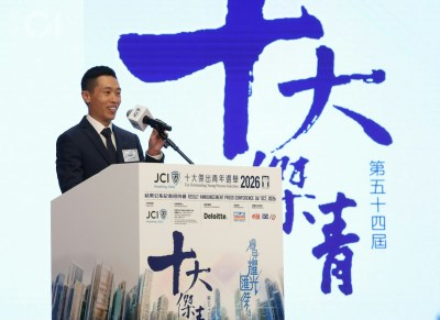 何泽尧荣膺香港首位十大杰青骑师 坠马重伤后感悟生命珍贵-硕谷新闻聚合