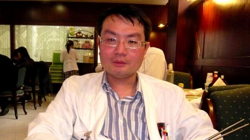 醫者失智之痛:台灣外科醫師過勞昏厥,愛妻17年堅守不離-硕谷新闻聚合
