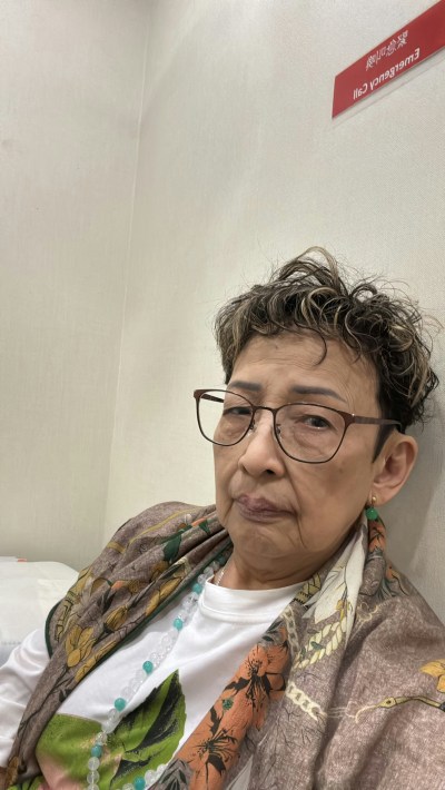 82岁冯素波病愈重出江湖，尖沙嘴旧居变冰室吃菠萝油心情大好-硕谷新闻聚合