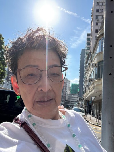82岁冯素波晒憔悴近照自曝病倒：疱疹长满嘴，报平安感谢关心-硕谷新闻聚合