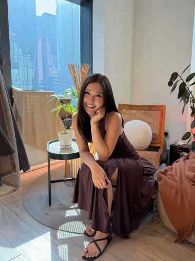 麥詩晴黑色蕾絲低胸裝引爆熱議，網民驚呼：東張女神竟如此有料-硕谷新闻聚合