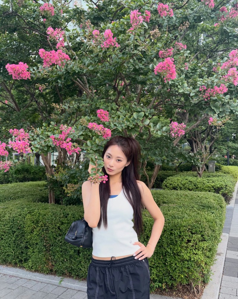 周子瑜其他社交媒体相片。（Instagram@Thinkaboutzu）
