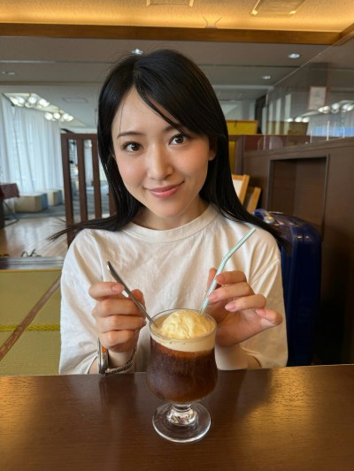 AKB48前成员内田真由美嫁港男，穿手工龙凤褂惊艳全网-硕谷新闻聚合