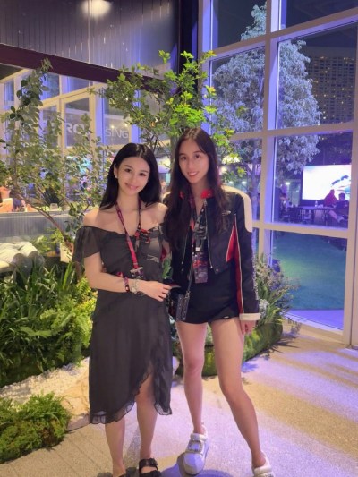 何超欣亮相新加坡F1大奖赛，谷爱凌章泽天齐聚顶级社交圈-硕谷新闻聚合