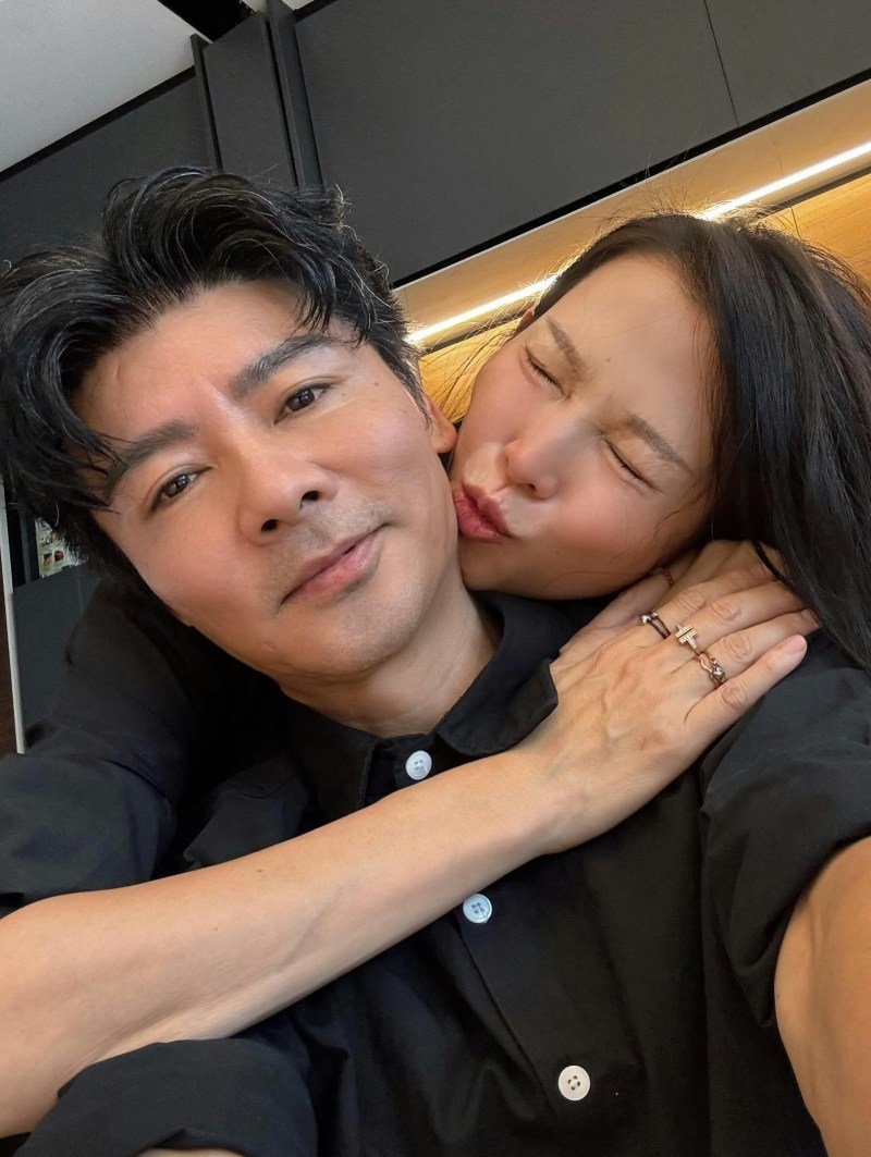 蔡少芬迪士尼身形消瘦引關注,張晉白髮顯蒼老甜蜜餵食閃爆路人-硕谷新闻聚合