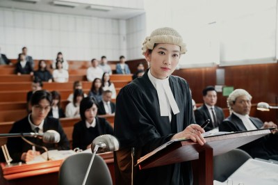 林恺铃《地狱大状》扮嫩校服造型惊艳，港大硕士学霸身份引热议-硕谷新闻聚合
