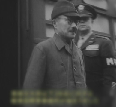 日本广播协会(NHK)10月11日晚播出《靖国神社秘录——空白的战后史》,首次公开靖国神社内部会议记录,揭露东条英机等14名甲级战犯合祀决策过程。(NHK截图)