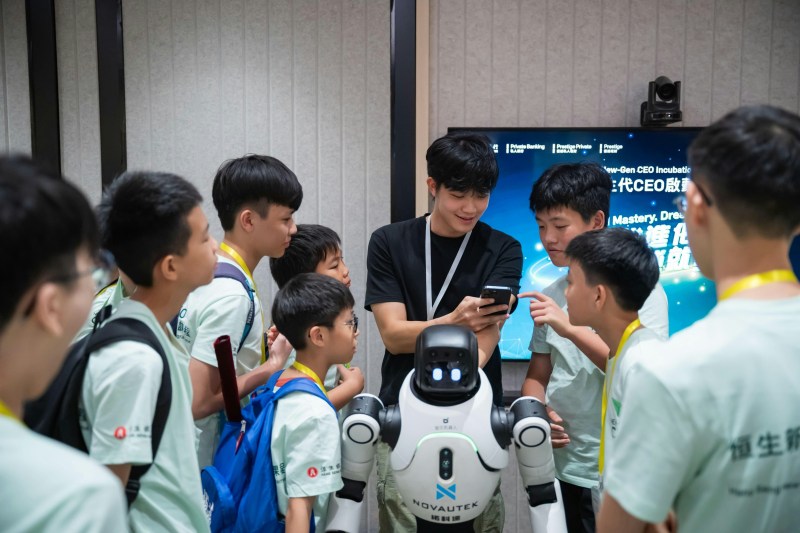 香港科学园是本港创科行业的重要园区之一,透过参与初创企业 Novautek 举办的工作坊,不但有助学员认识机械人技术发展,更可以提升对本港初创生态的认识。