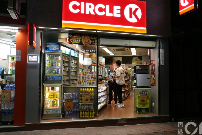 持砖抢劫油麻地便利店获5200元后,男子一小时后打车投案 持砖抢劫油麻地便利店获5200元后,男子一小时后打车投案
