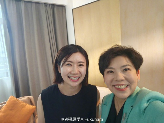福原爱受邓亚萍之邀赴西安参加「邓亚萍杯」乒乓球赛。