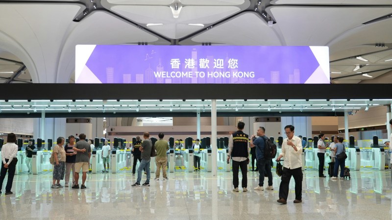 重阳节连假最后一日,入境处预计下午至晚上为旅客入境香港的高峰期。