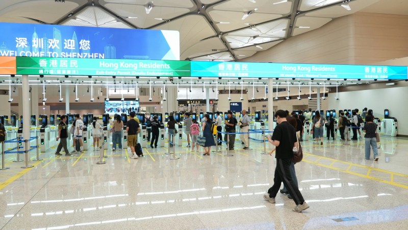 新皇岗口岸今日入境高峰预警,请提前预约合作查验e道 新皇岗口岸今日入境高峰预警,请提前预约合作查验e道
