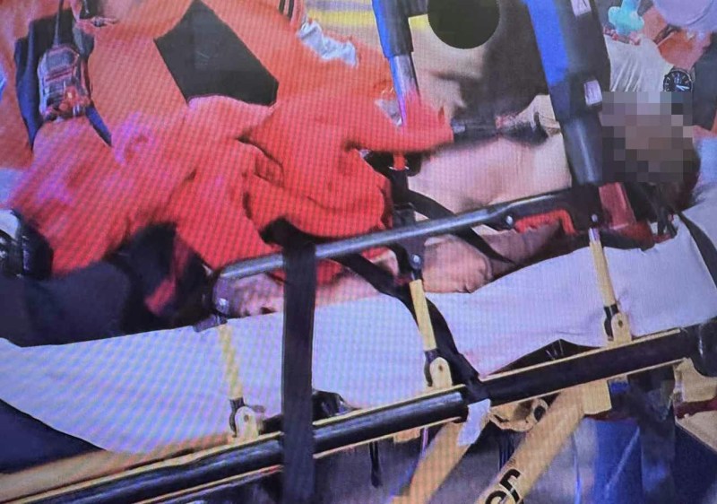 西营盘住宅突发火灾致男子身亡,消防初步判定起火点在厨房疑因烹饪引发 西营盘住宅突发火灾致男子身亡,消防初步判定起火点在厨房疑因烹饪引发