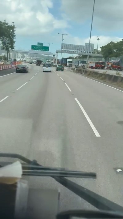元朗公路往北方向突发火情 浓烟滚滚致路段拥堵-硕谷新闻聚合