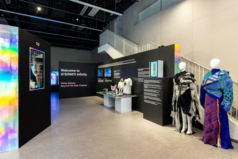 用户体验设计高级文凭学生参与由院校主办的「IITERNITI + U韩国虚拟女团展」,累积经验,培养创新触觉。