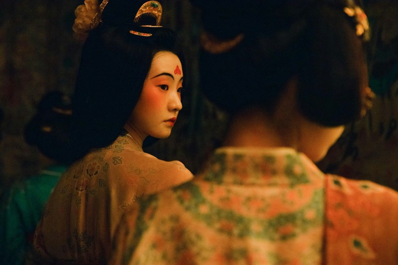 敦煌壁画美女真人化。(《敦煌英雄》剧照)