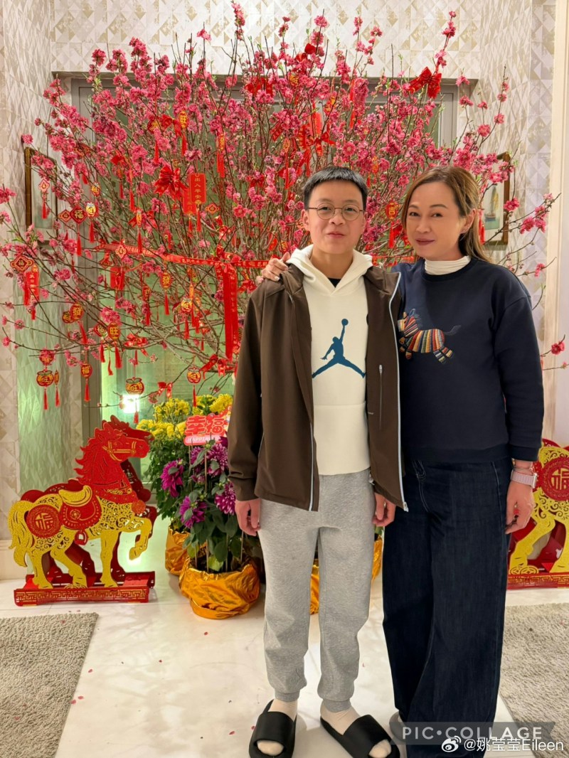 姚莹莹非常注重12岁儿子的自理能力,平时会教导儿子亲自下厨。(微博照片)