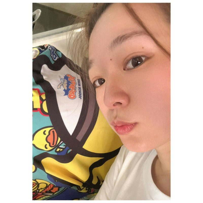吕慧仪飞赶回港化身「头号粉丝」。(IG@konniecrab)